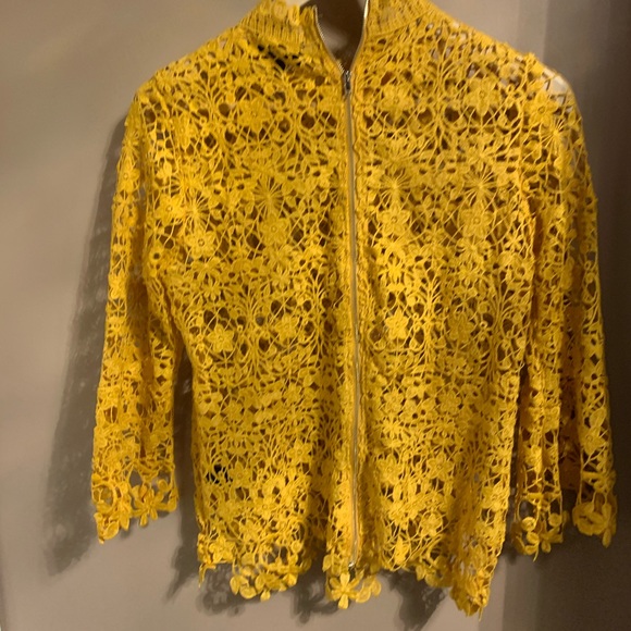 Bold elements lace top - Picture 3 of 3